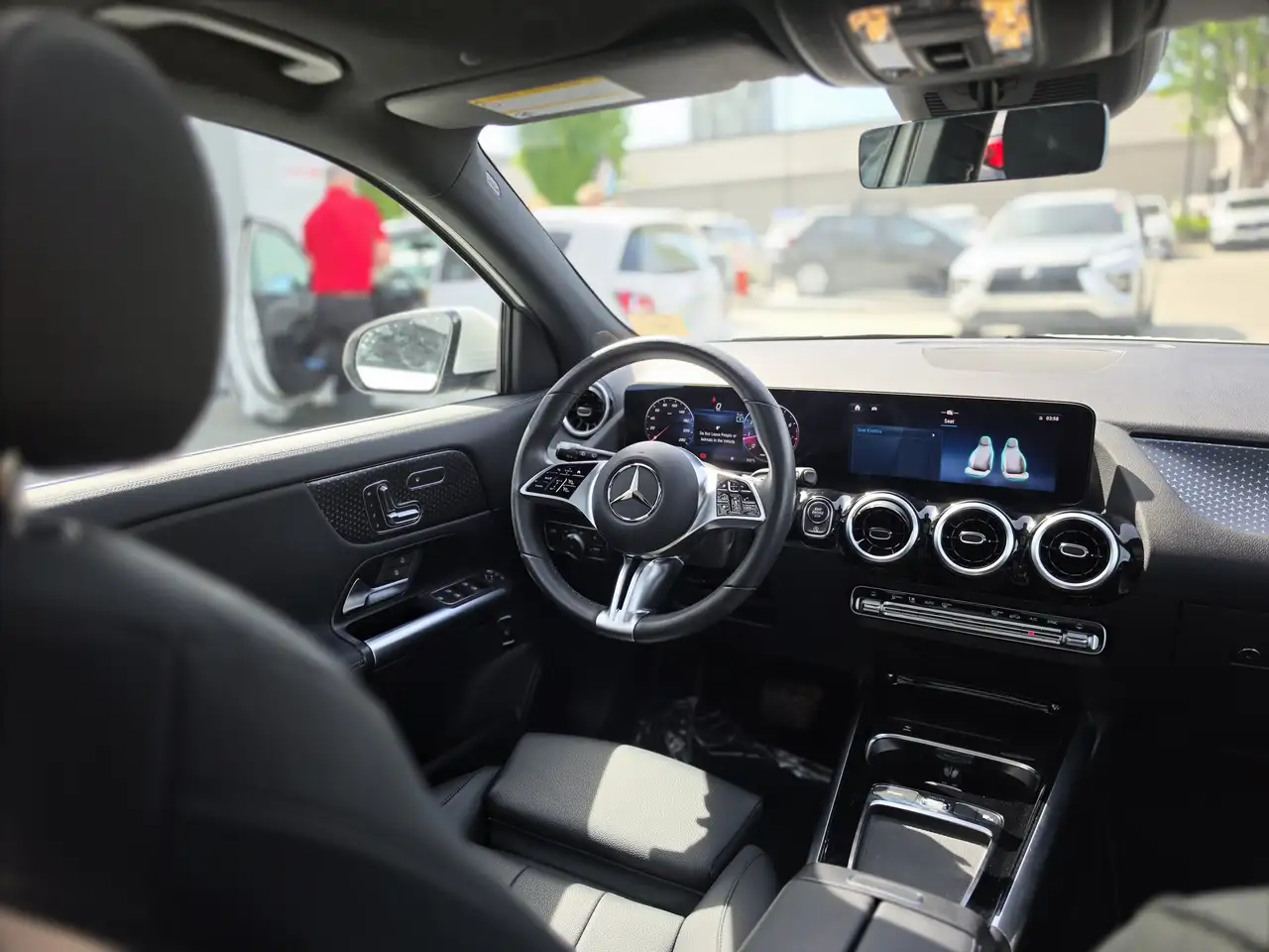 Mercedes-Benz GLA снимка Mercedes-Benz GLA