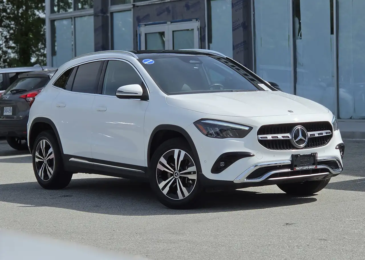 Mercedes-Benz GLA снимка Mercedes-Benz GLA