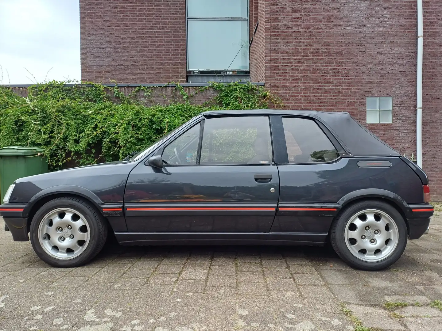 Peugeot 205 CTI - 1