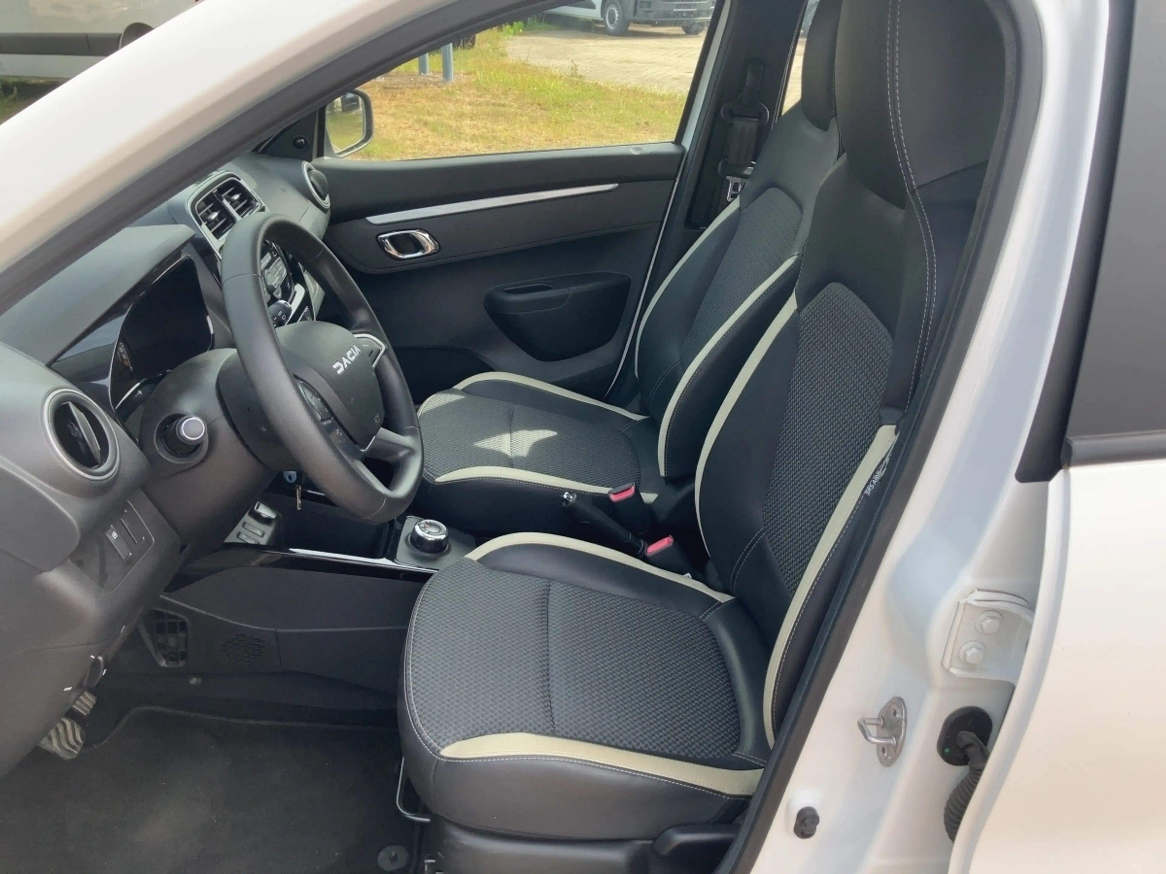 Dacia Spring Essential ELECTRIC 45 — photo 7