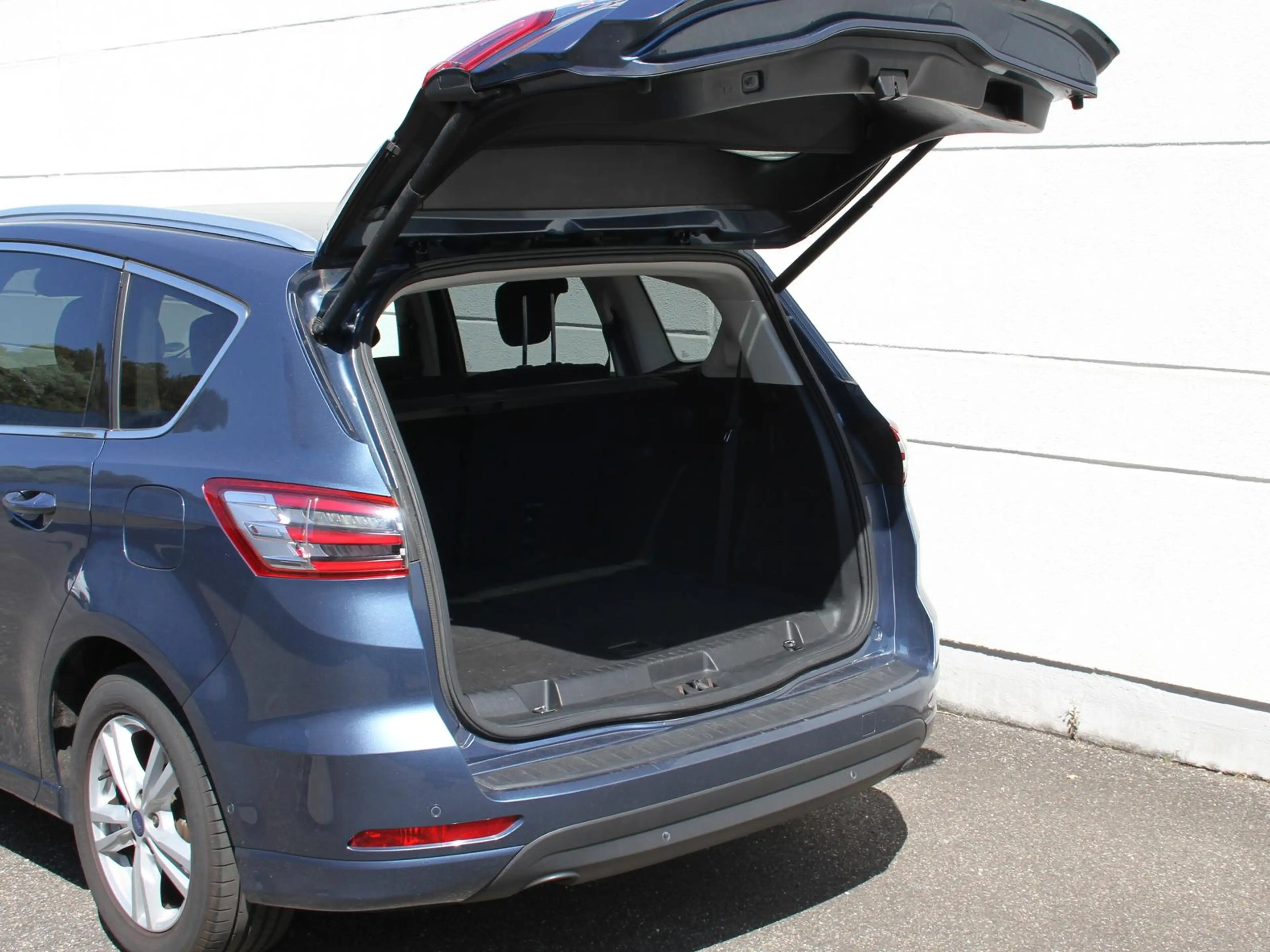 Ford S-Max 2.0 EB Titanium 7-Sitzer LED Frontkamera — photo 9