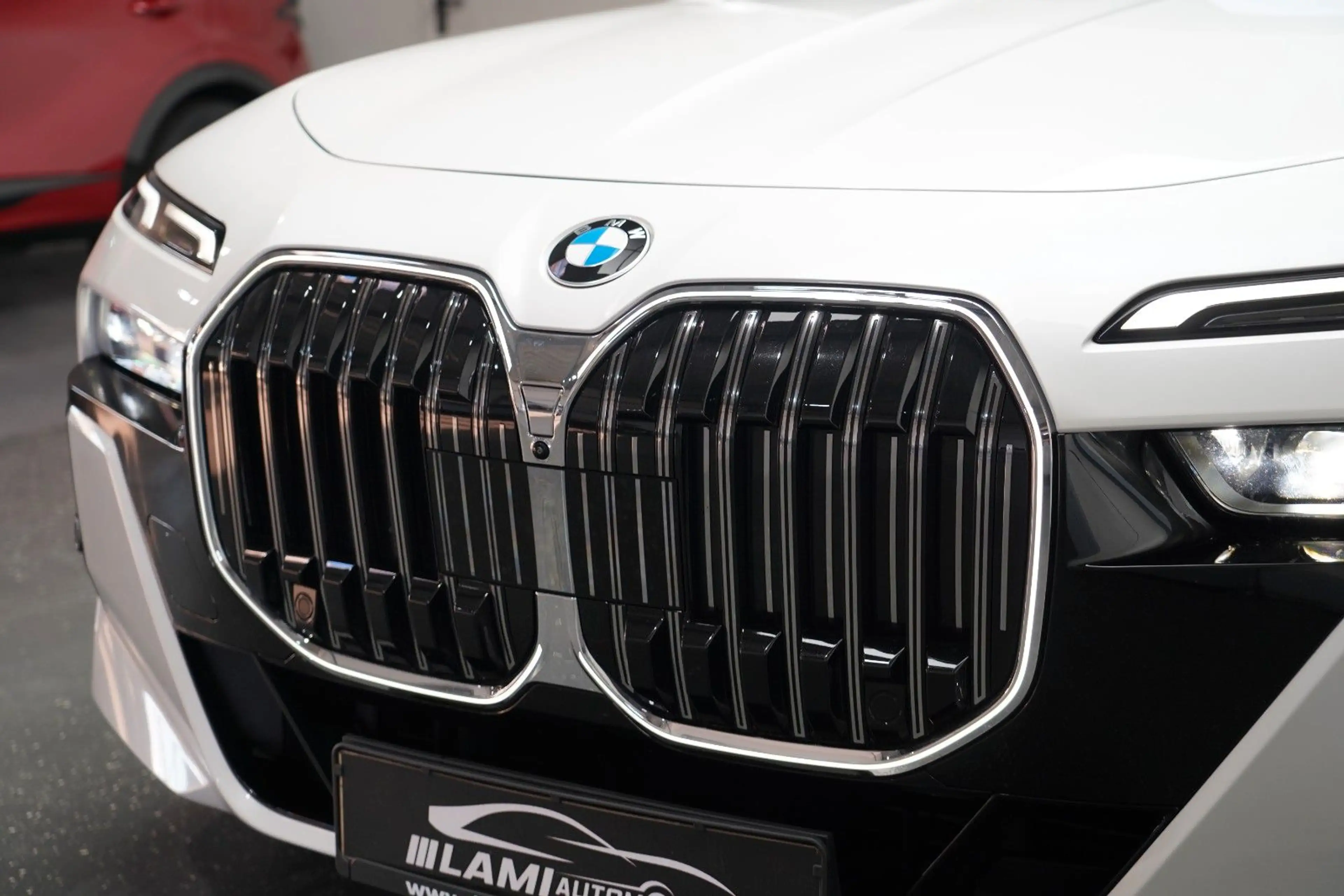 BMW 740 d xDrive M Sport SKYLOUNGE ICONIC FOND-TV — photo 8