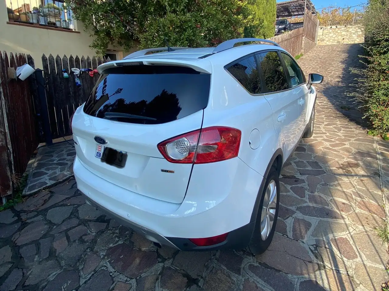 Ford Kuga 2.0 TDCi 136 DPF 4x4 Titanium