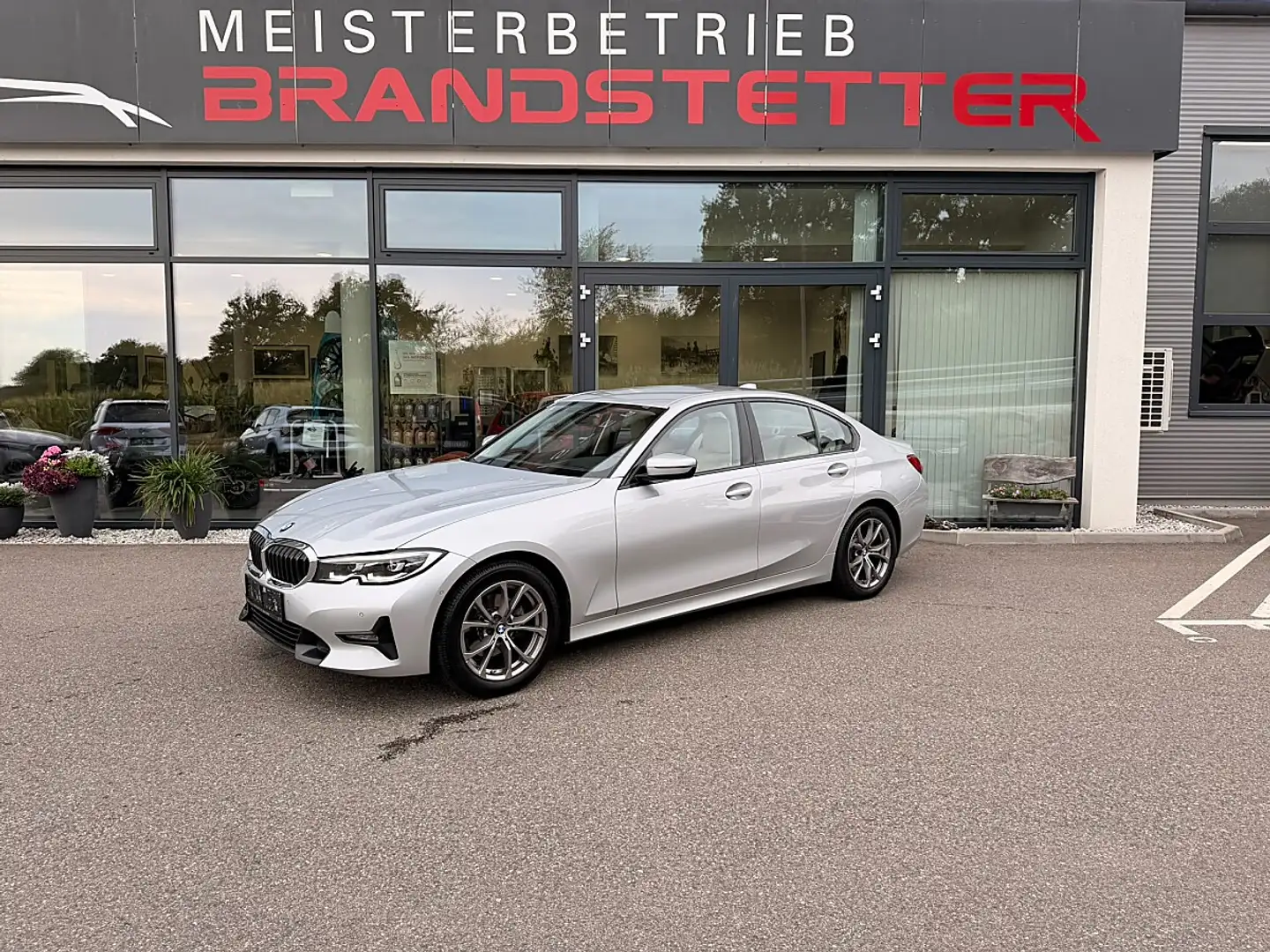 BMW 320 d 48 V Mild-Hybrid-Technologie Aut. Silber - 1