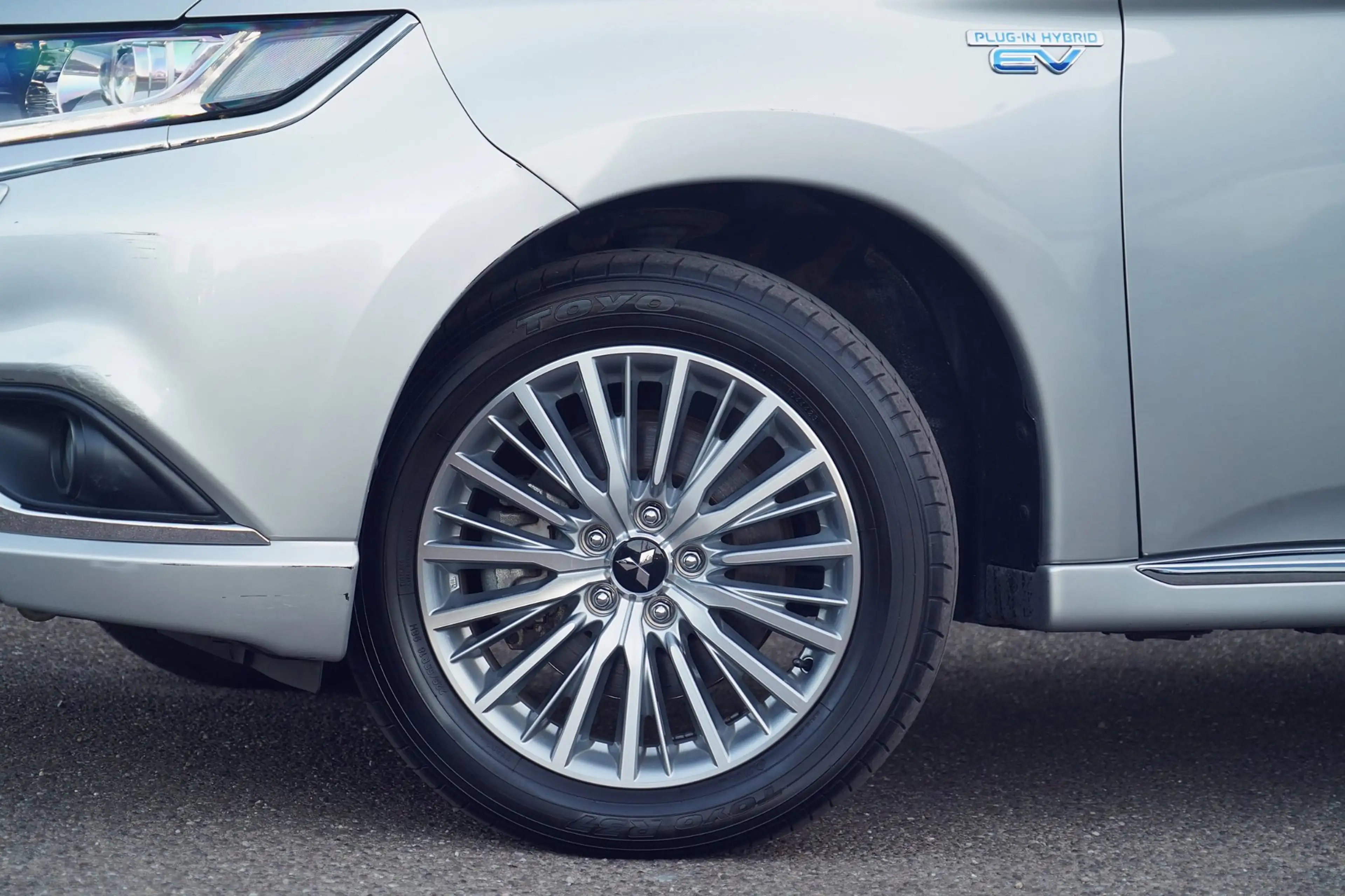 Mitsubishi Outlander 2.4 PHEV Pure+ / 18 Inch / 119dkm NAP / Carplay / — photo 3