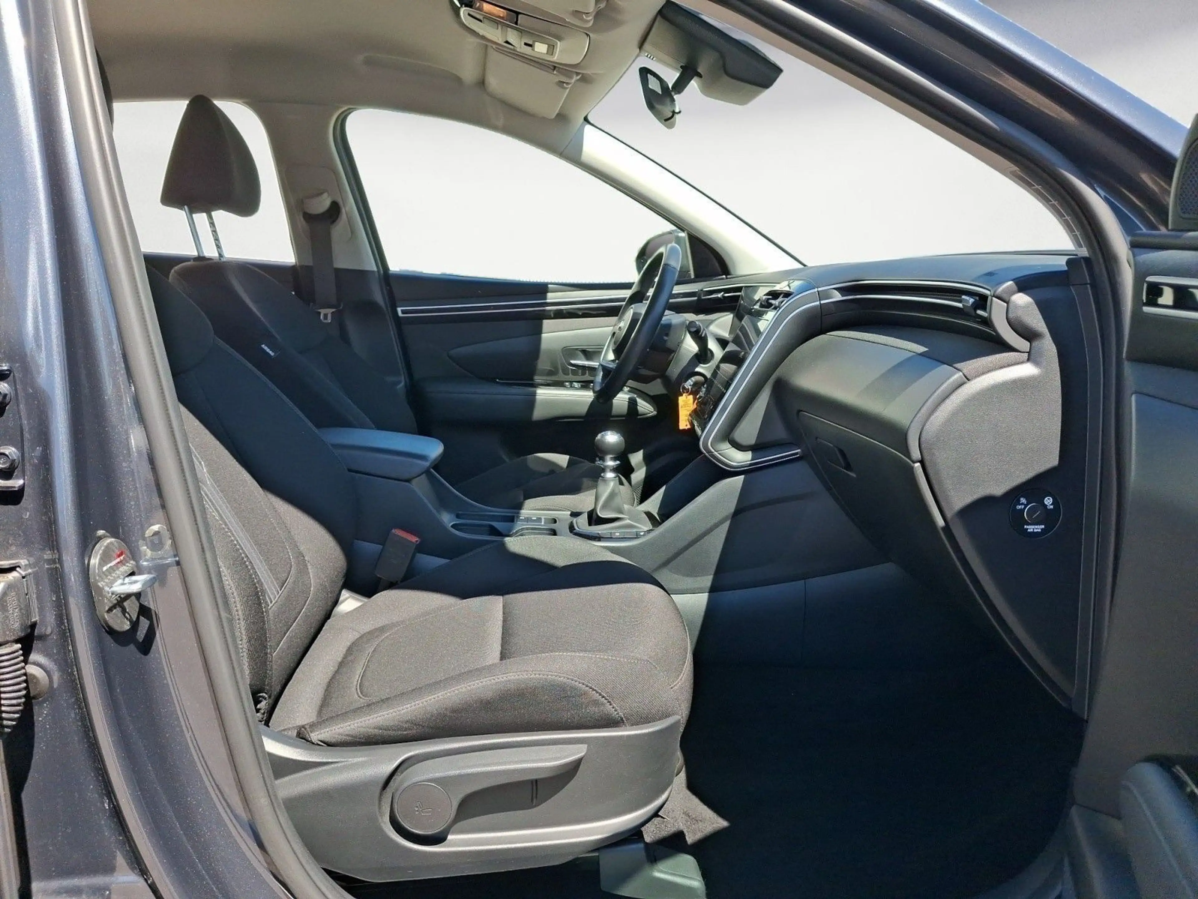 Hyundai TUCSON 1.6 T-GDI Select NAVI*KAMERA*PDC*SHZ*CARP — photo 8