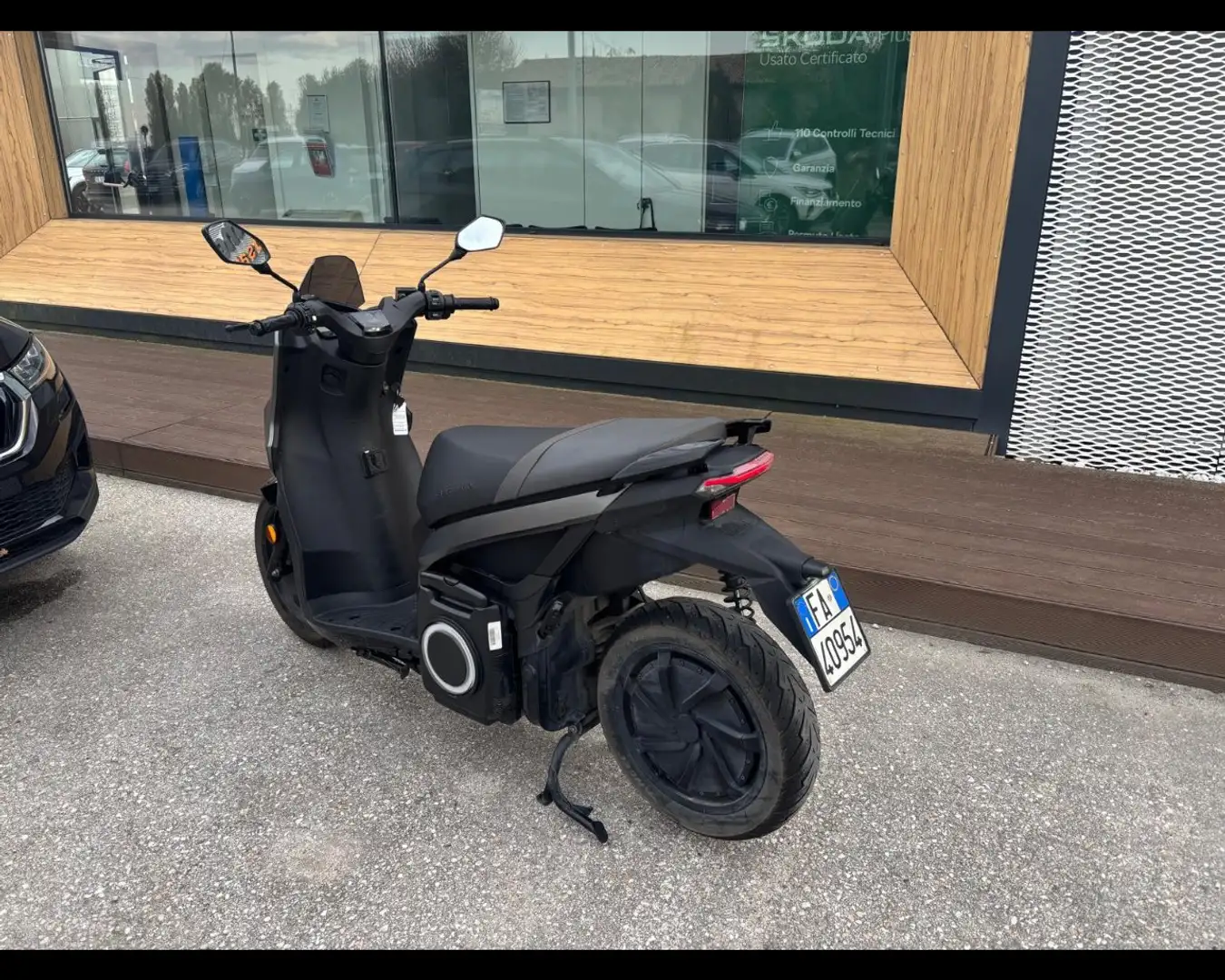 SEAT MO ESCOOTER 125 RED WHITE R9KW MY 21 - 1