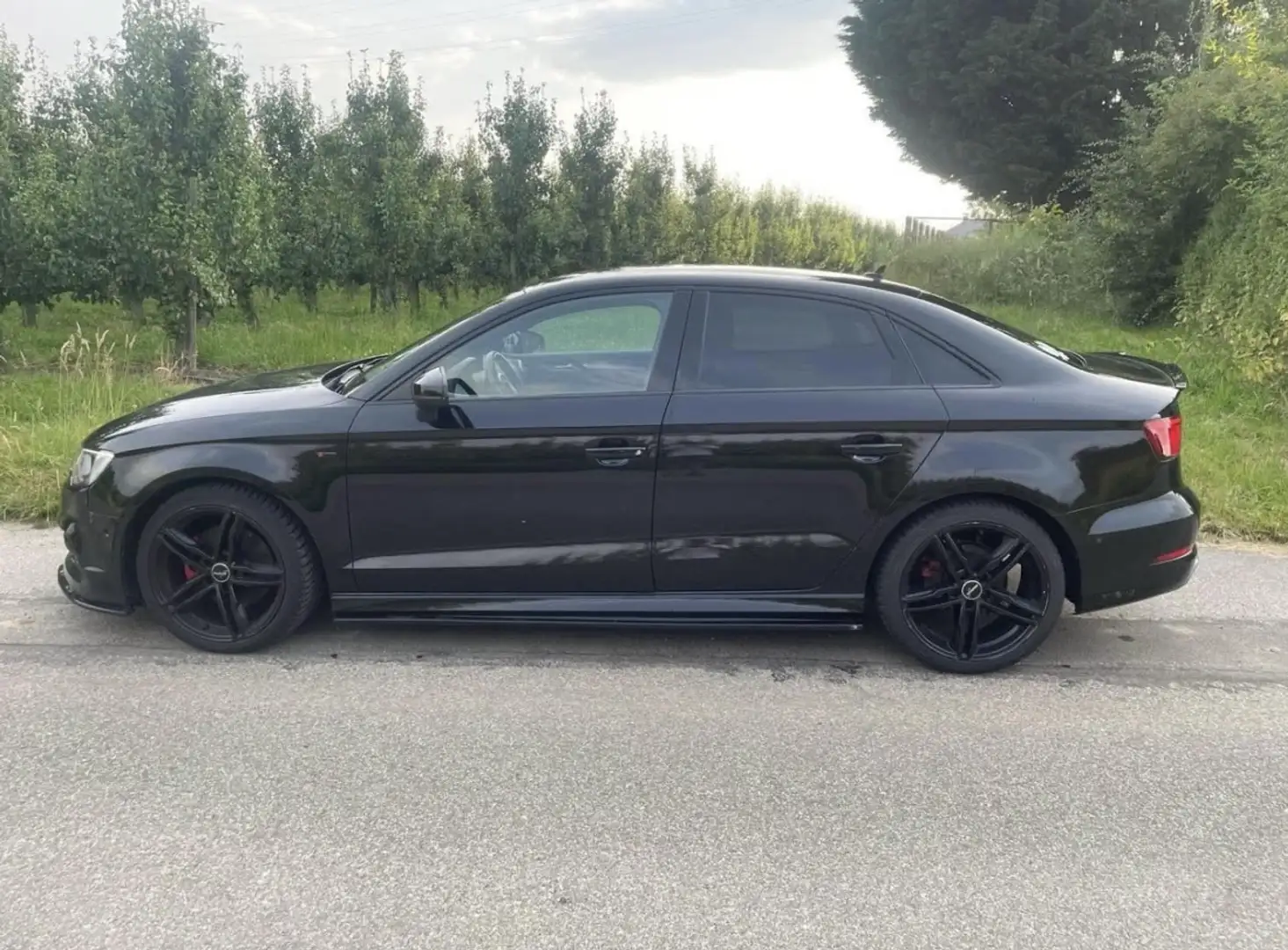 Audi A3 Sportback 2.0TDI S line edition quattro S-Tronic 1 - 2