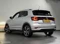 Volkswagen T-Cross 1.5 TSI 2X R-LINE | APP CNNCT |AD. CRUISE Gris - thumbnail 2