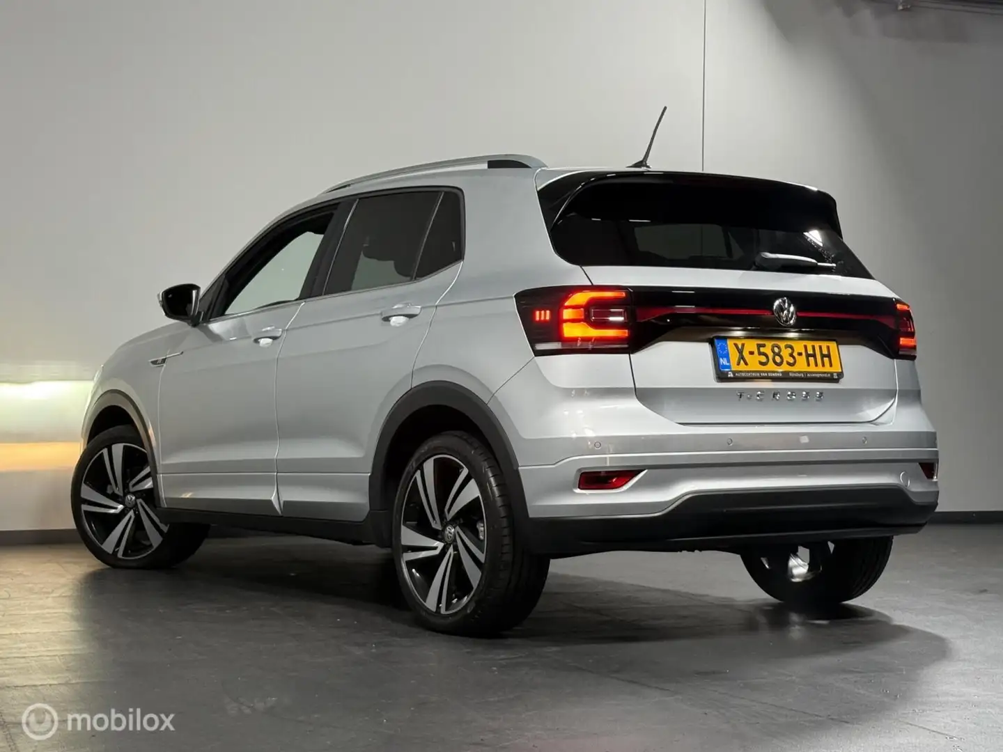 Volkswagen T-Cross 1.5 TSI 2X R-LINE | APP CNNCT |AD. CRUISE Gris - 2