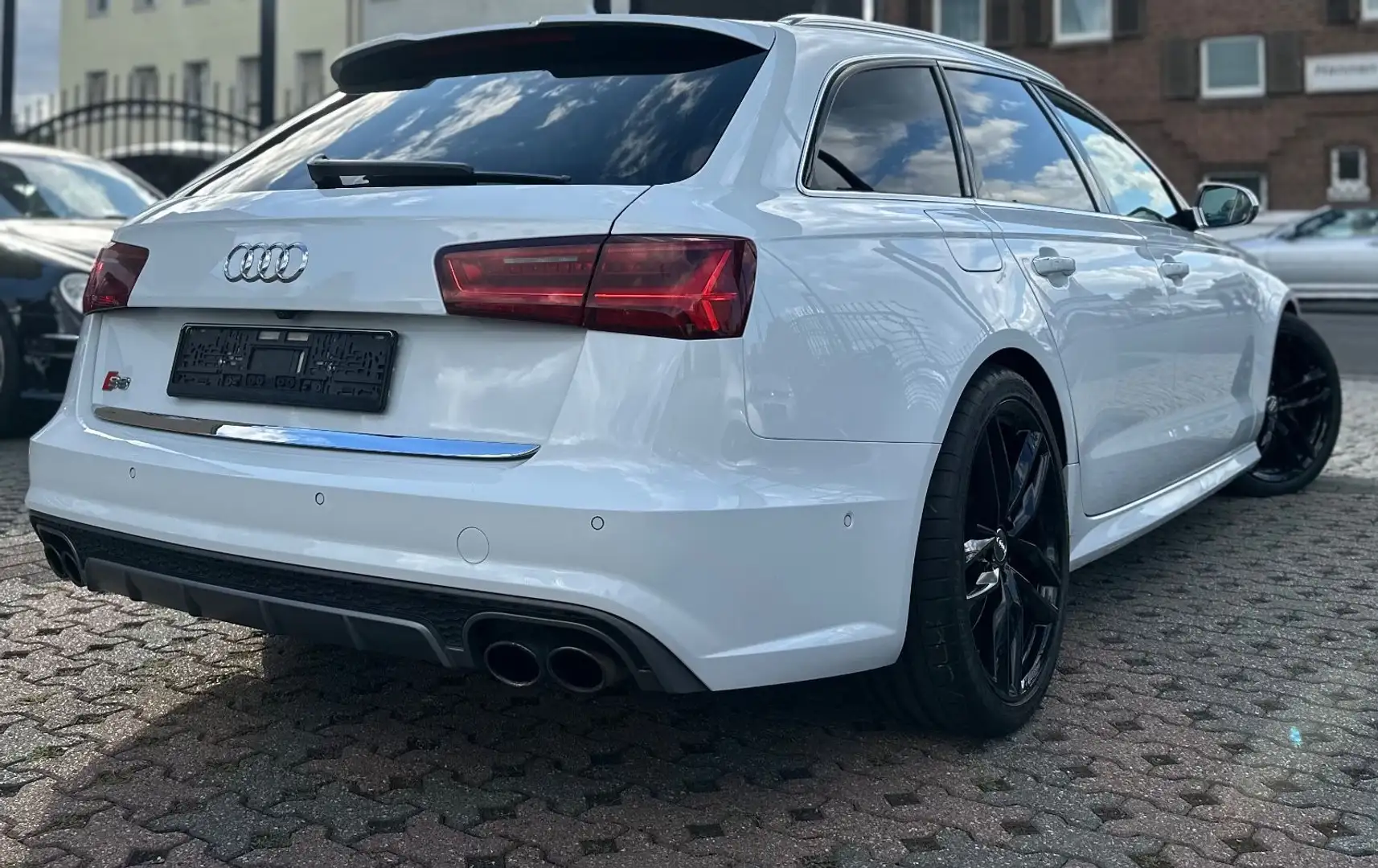 Audi S6 4.0QUAT-MATRIX-MASSAGE-HEAD UP-PANO-AMBILIGHT Weiß - 2