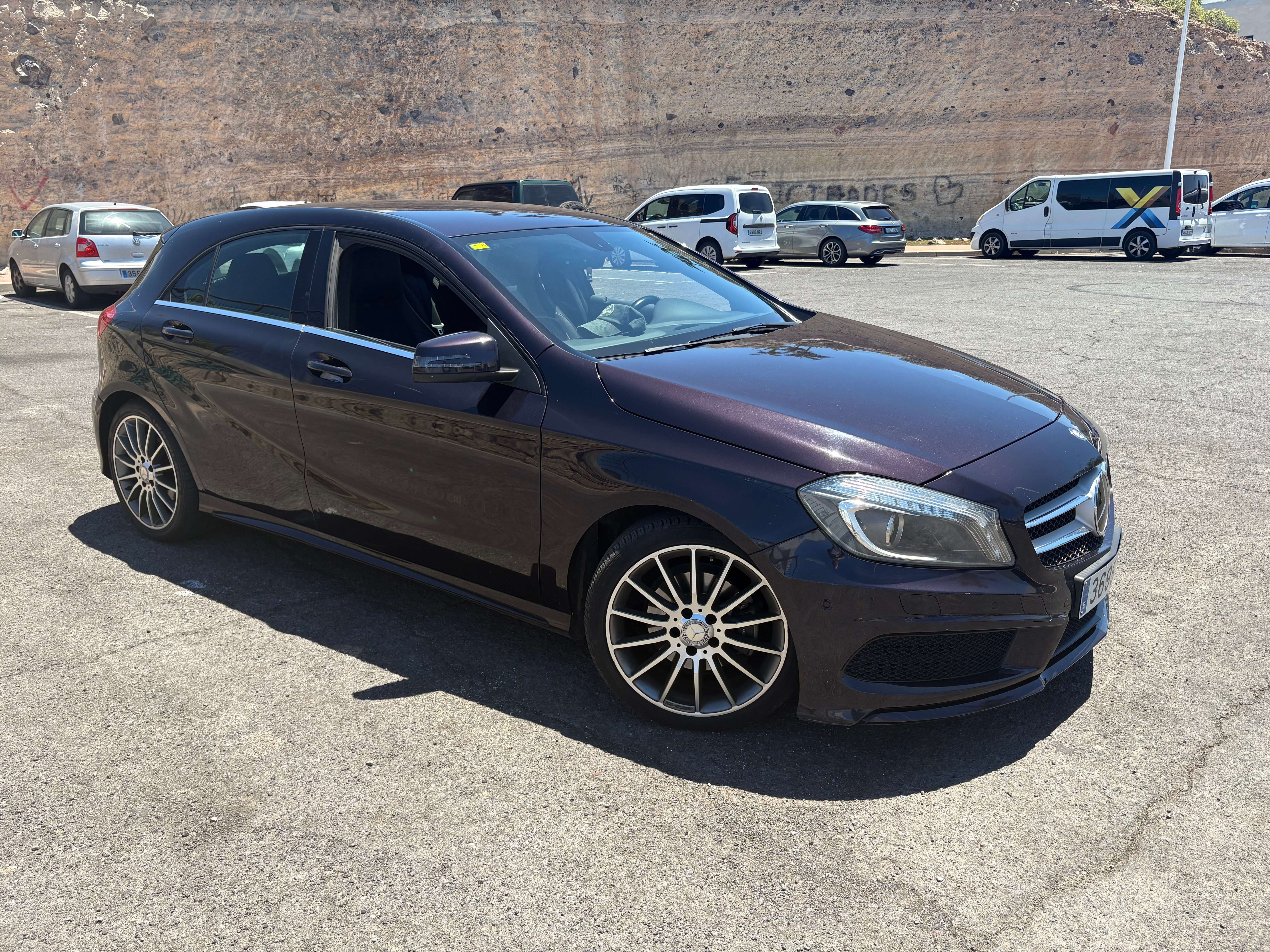 Mercedes-Benz 180 A-180 AMG LINE - foto 1