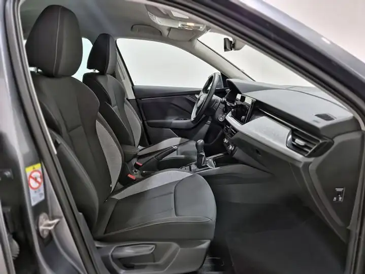 Škoda Kamiq 1.0 TSI Selection 2025, foto 5