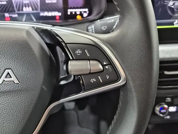 Škoda Kamiq 1.0 TSI Selection 2025, foto 15