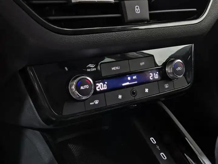 Škoda Kamiq 1.0 TSI Selection 2025, foto 26