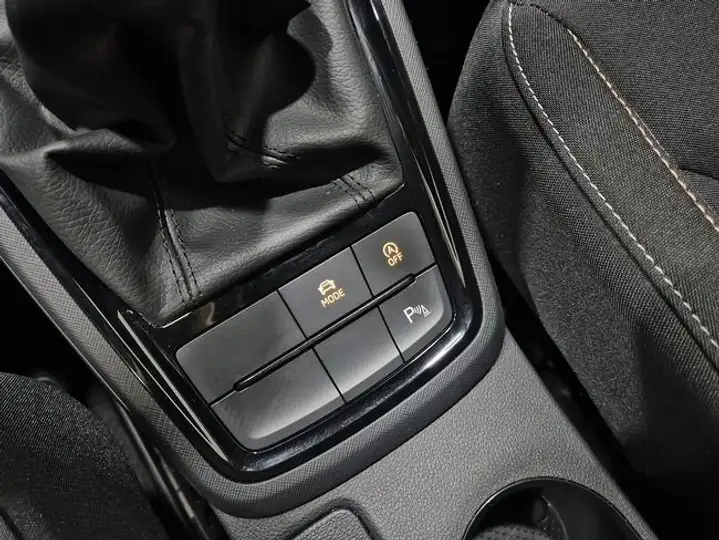 Škoda Kamiq 1.0 TSI Selection 2025, foto 28