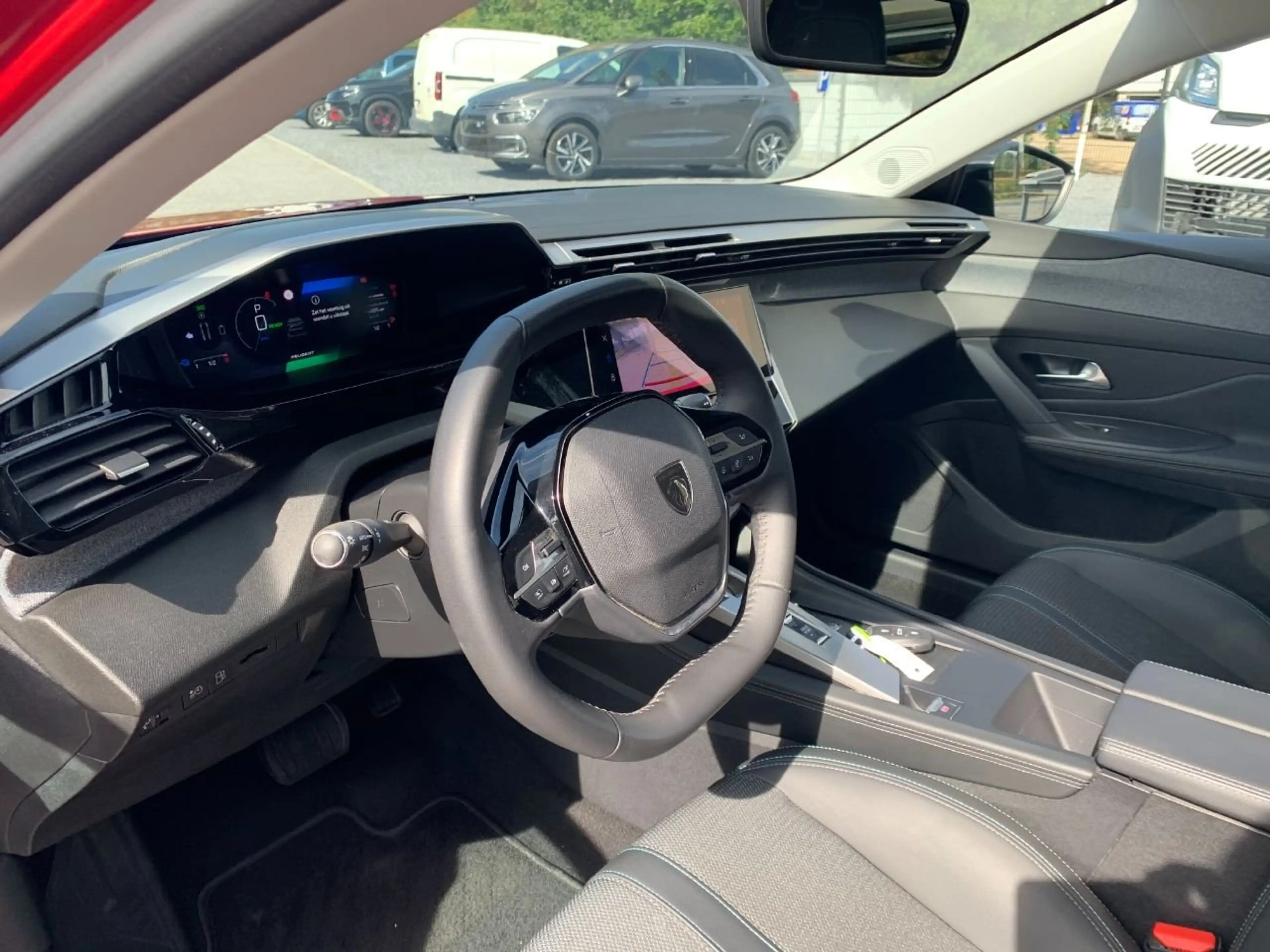 Peugeot 308 SW Hybrid 180 Allure Pack — photo 14