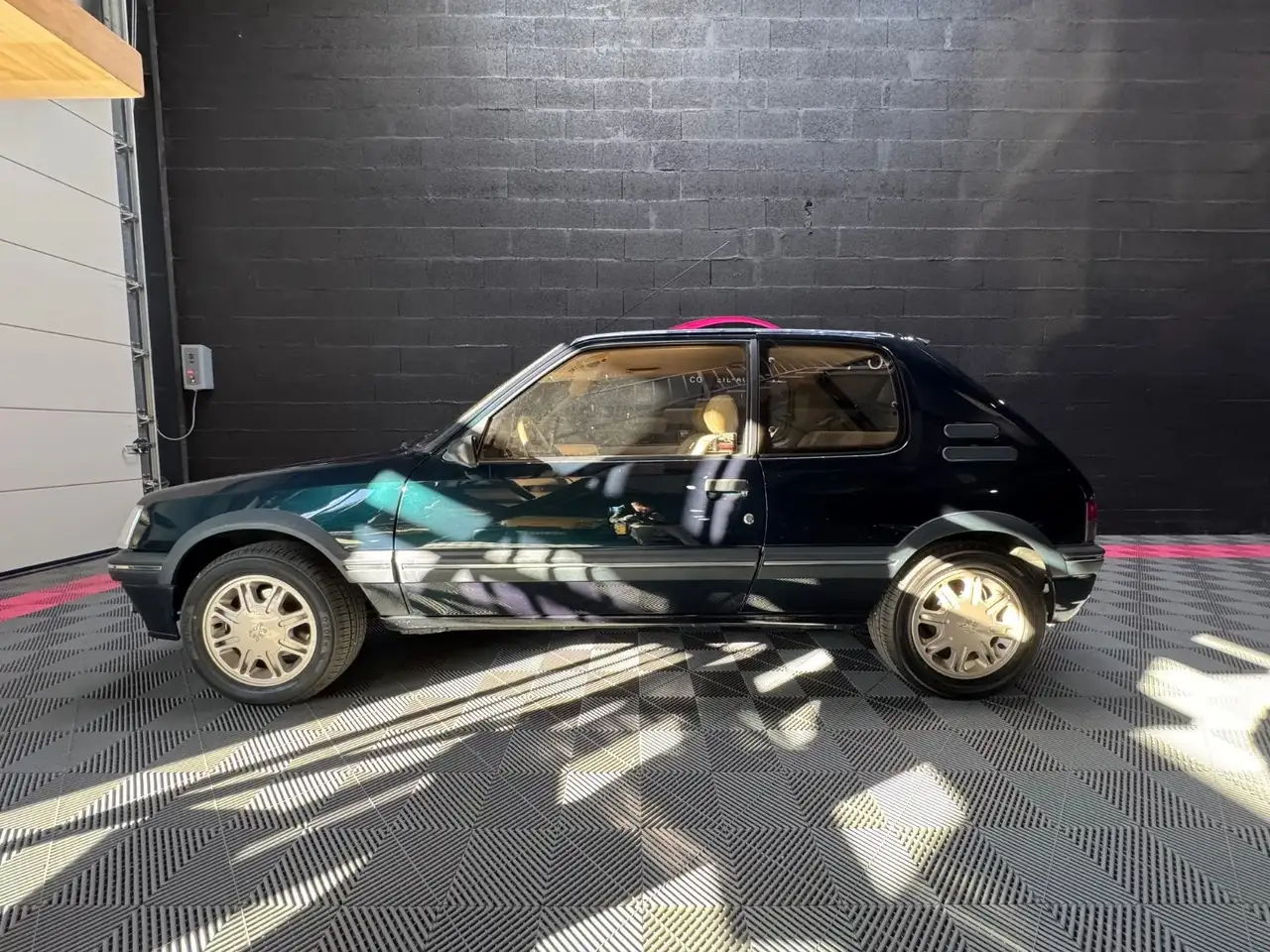 Peugeot 205 1.9i Gentry, foto 2