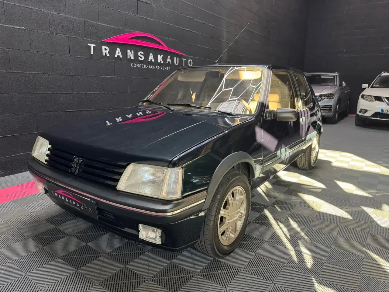 Peugeot 205 1.9i Gentry, foto 1