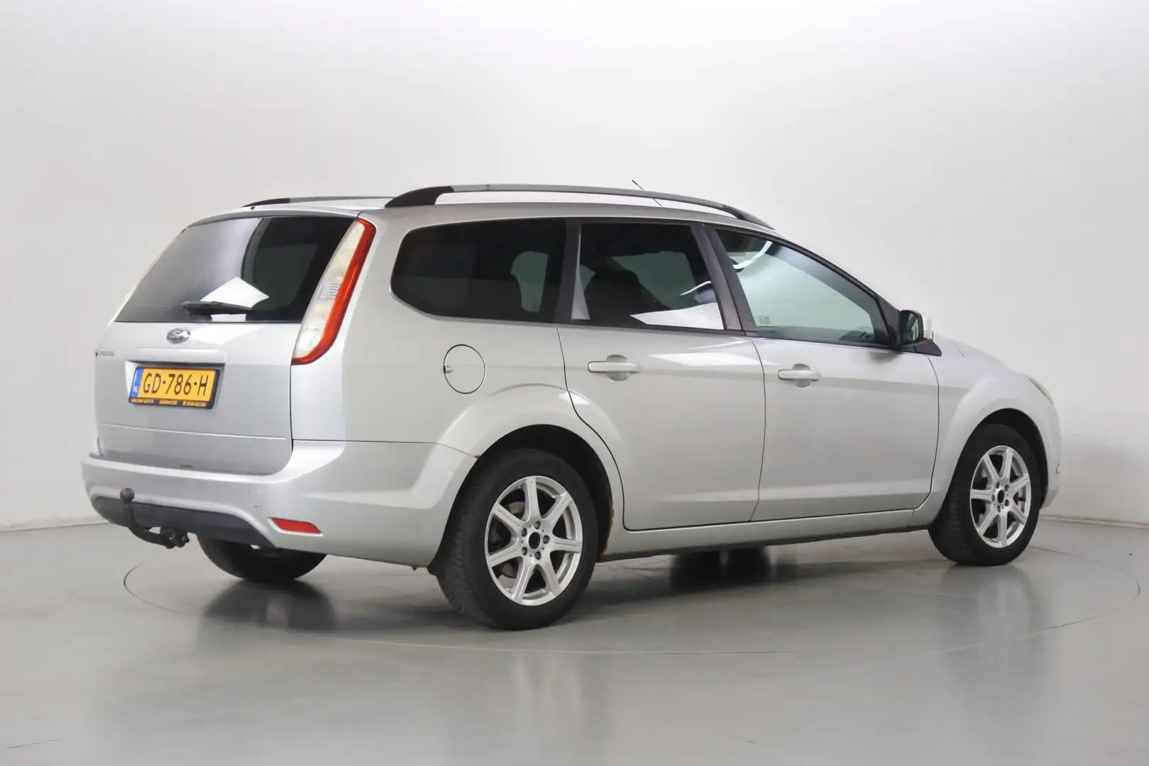 Ford Focus Wagon 1.6 Trend Trekhaak Grau - 2