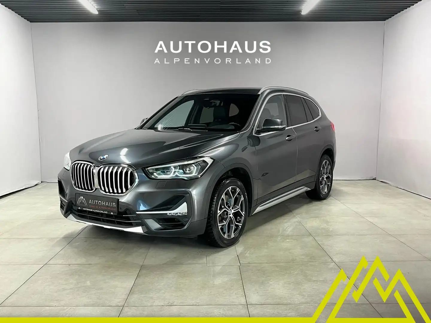 BMW X1 sDrive18i Aut. ***XLine | LED | HeadUp*** Grau - 1