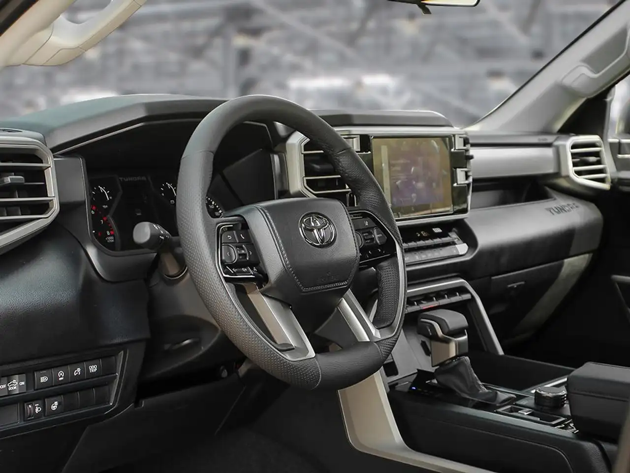 Toyota Tundra снимка Toyota Tundra