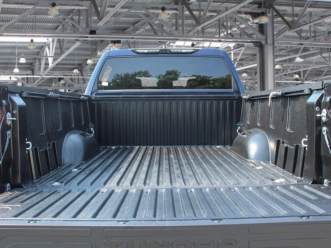 Toyota Tundra снимка Toyota Tundra