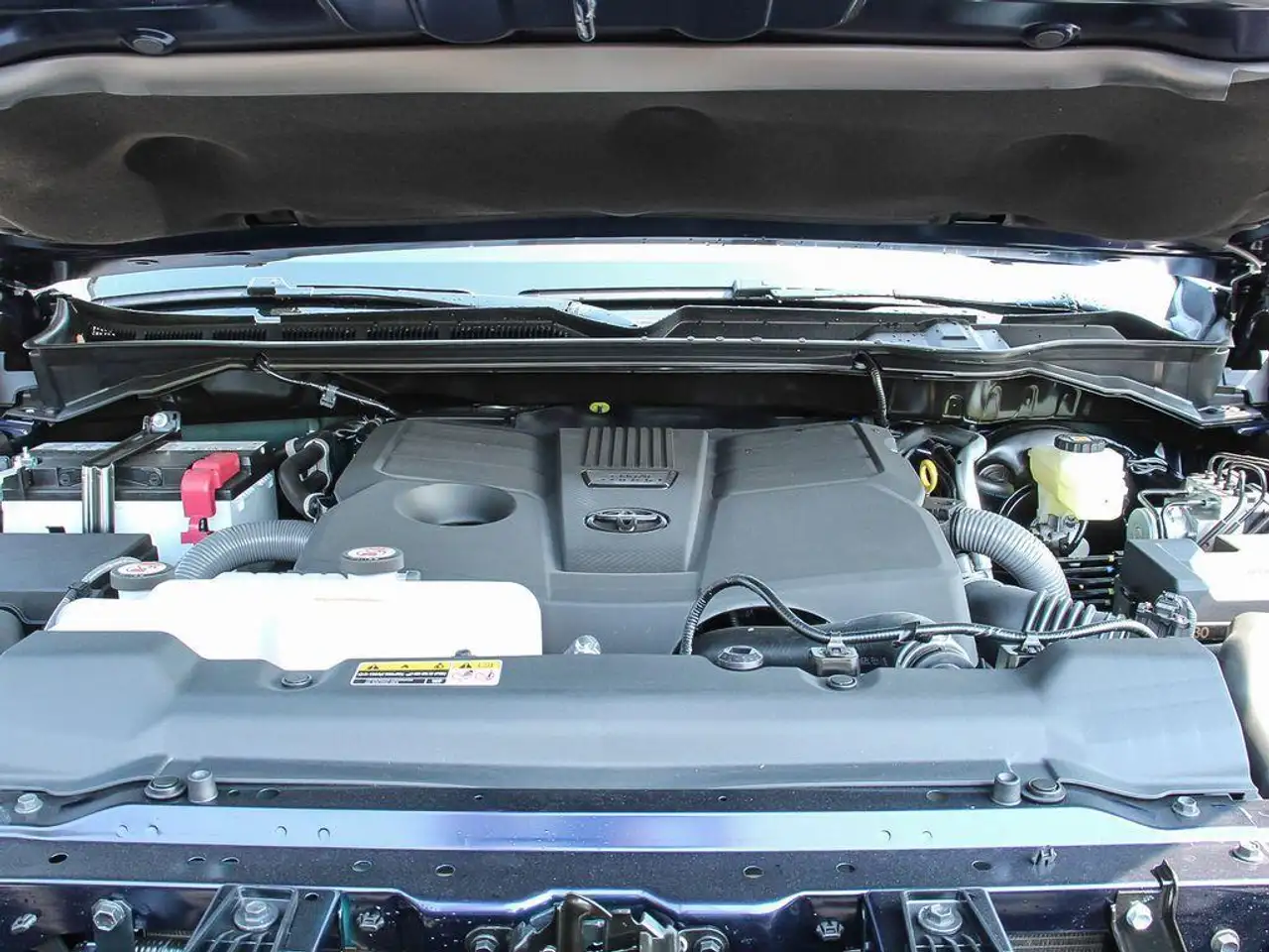 Toyota Tundra снимка Toyota Tundra