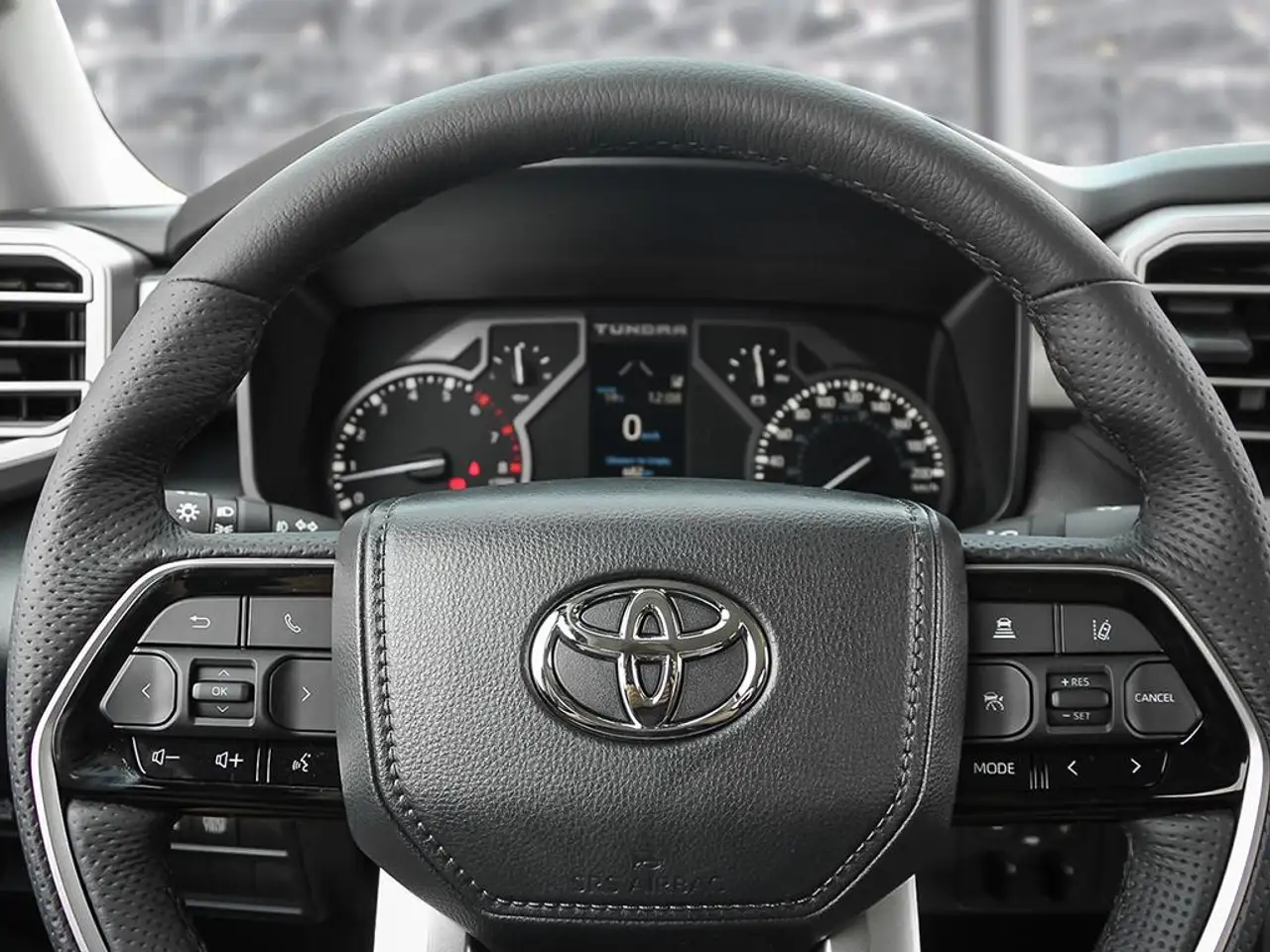 Toyota Tundra снимка Toyota Tundra