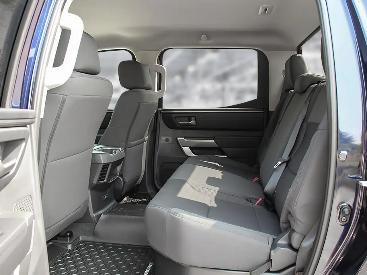 Toyota Tundra снимка Toyota Tundra