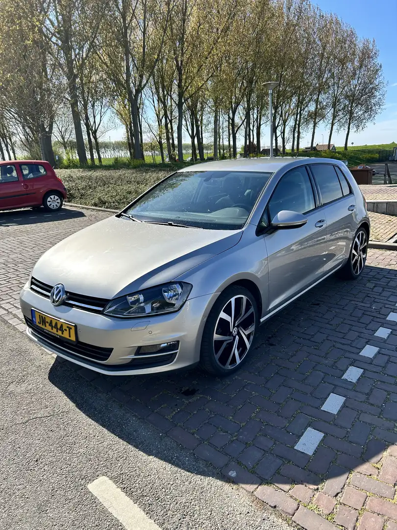 Volkswagen Golf 1.2 TSI Bns Edition R C. NIEUWE APK Grijs - 2