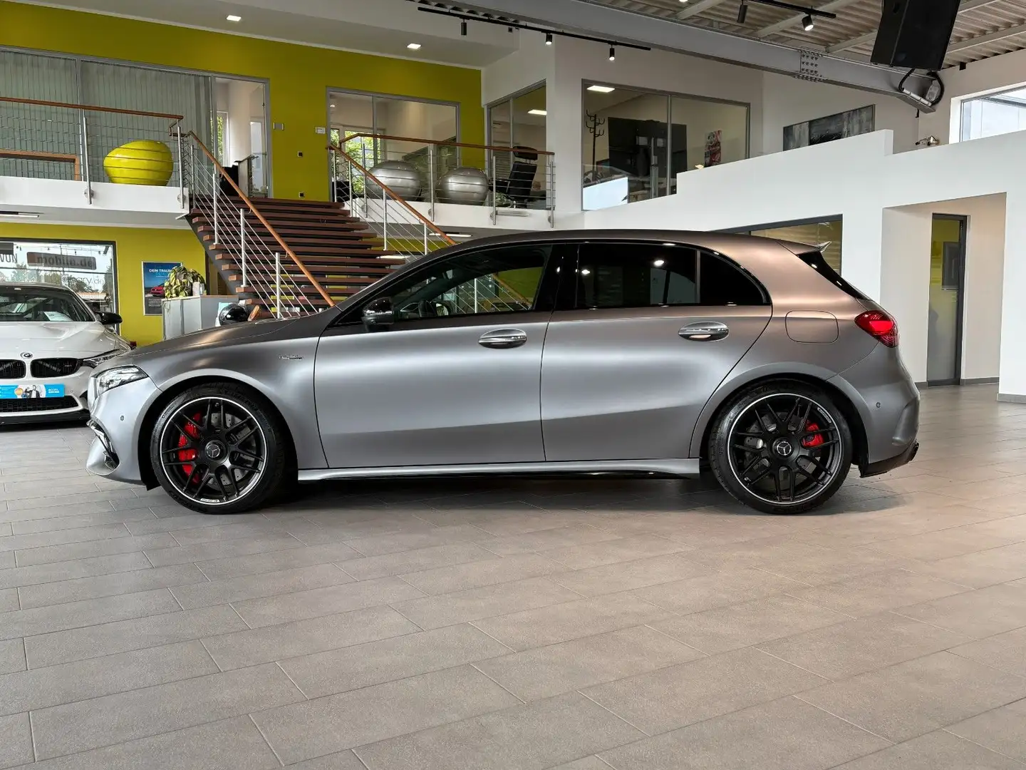 Mercedes-Benz A 45 AMG A 45S AMG *Pano*Night*Burmester*HUD*Gestik*360°* Grau - 2