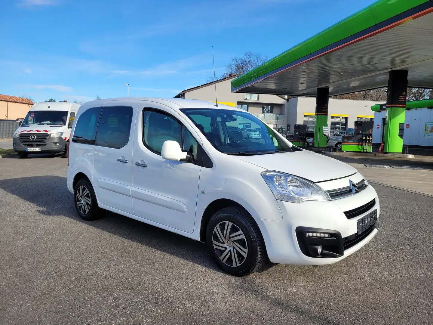 Citroen Berlingo Multispace BlueHDi 100 S Bílá - 2