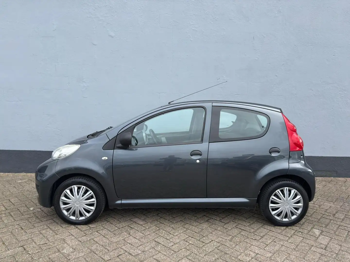 Peugeot 107 1.0-12V XR 5-Deurs - Airco Gri - 2