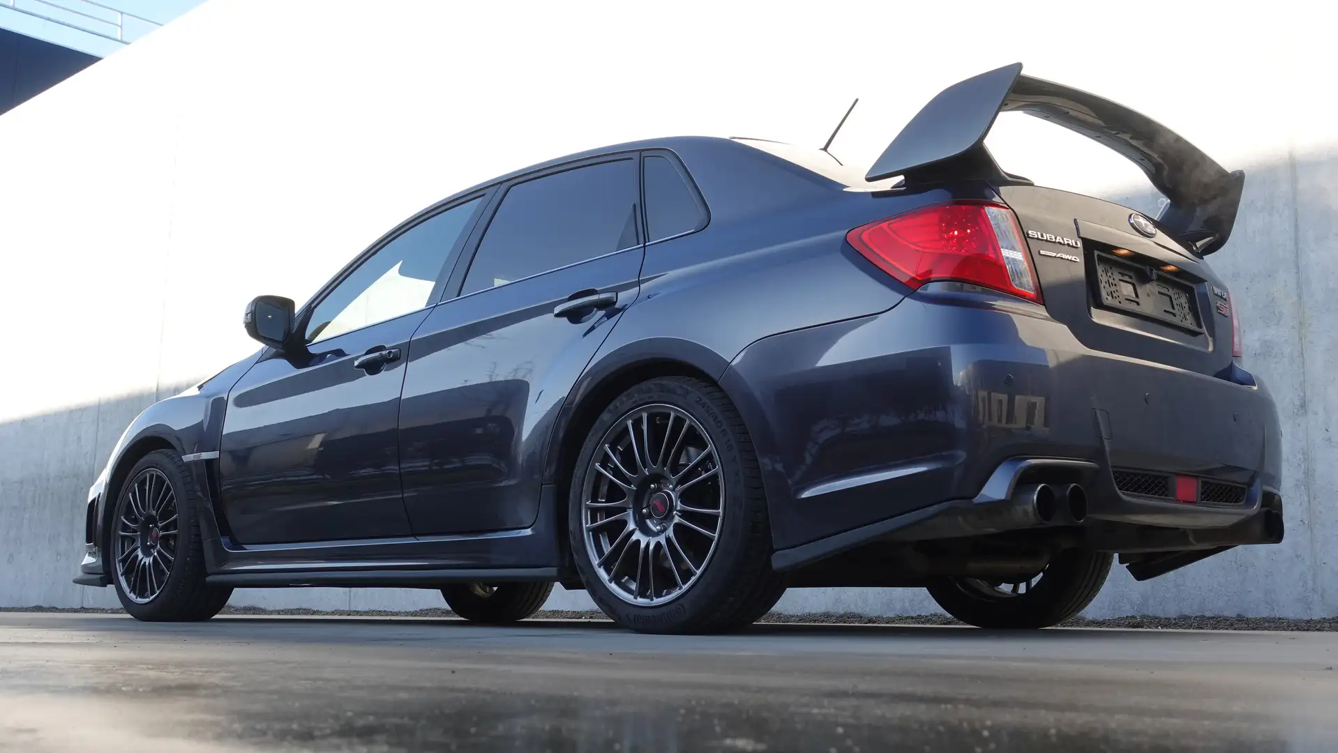 Subaru WRX STi Sport Executive Alpine Pops&Bangs 400pk Gris - 2