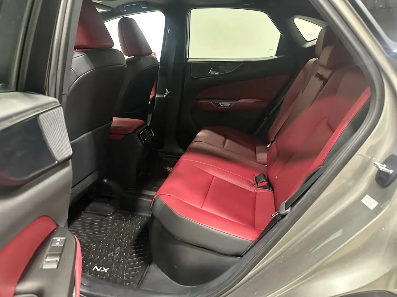 Lexus NX снимка Lexus NX