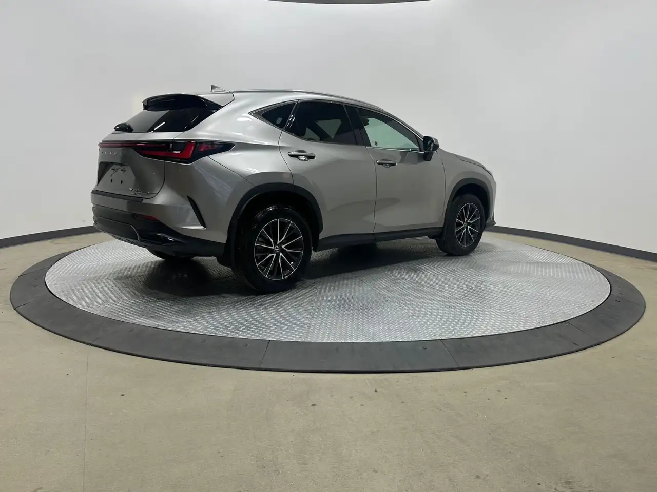 Lexus NX снимка Lexus NX