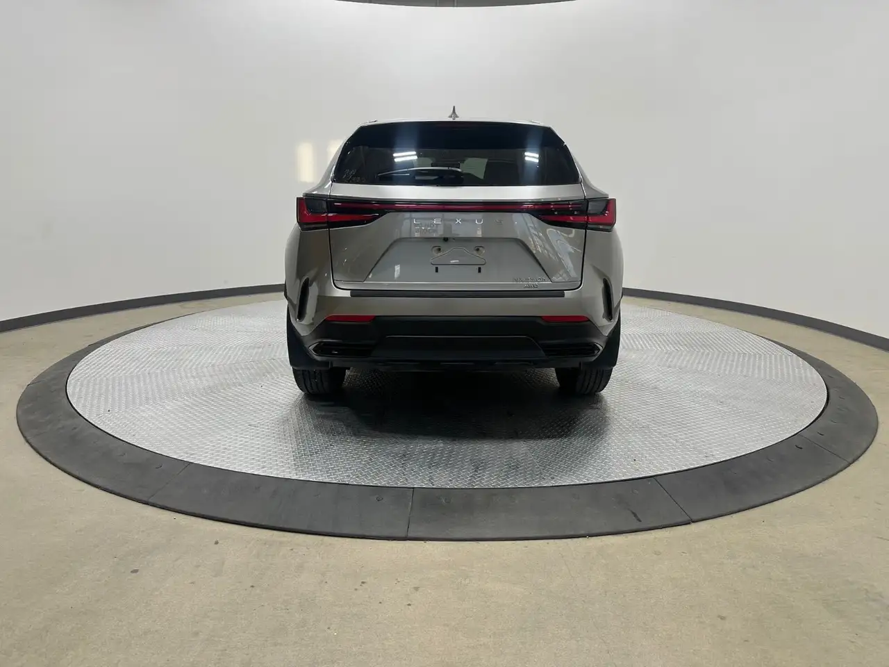 Lexus NX снимка Lexus NX