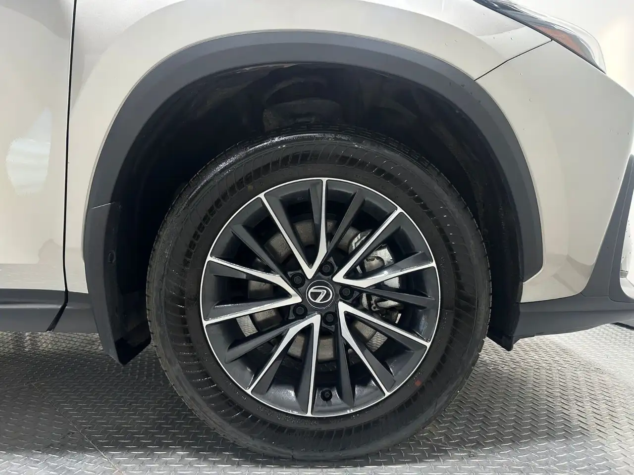 Lexus NX снимка Lexus NX