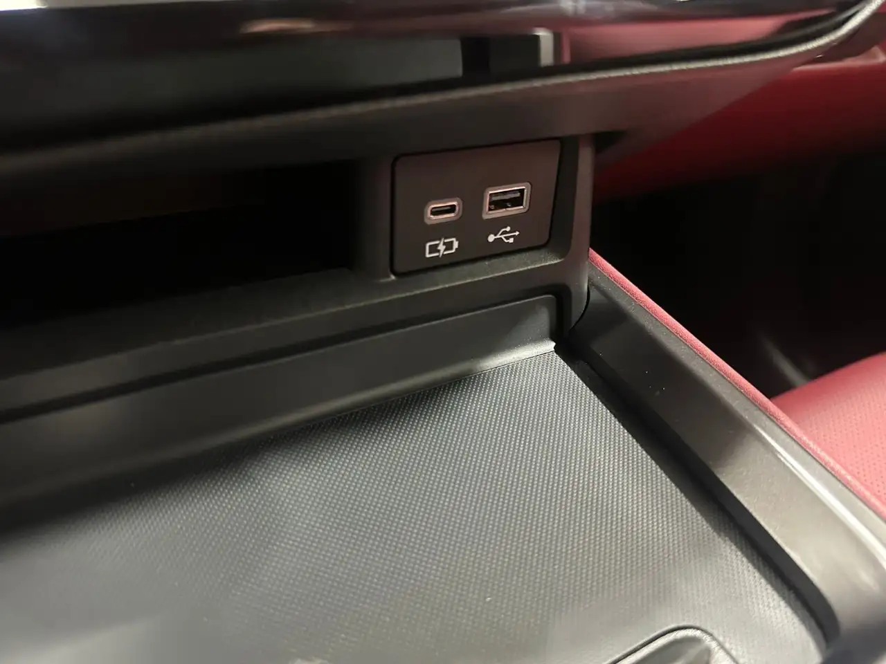 Lexus NX снимка Lexus NX