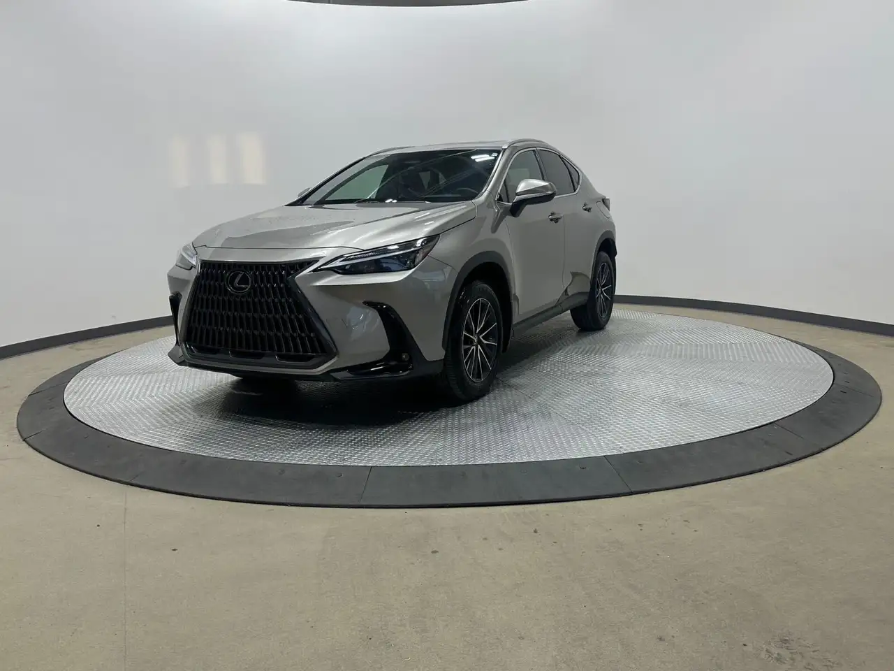 Lexus NX снимка Lexus NX
