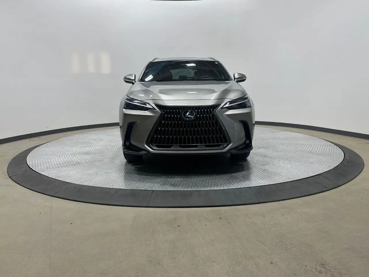 Lexus NX снимка Lexus NX