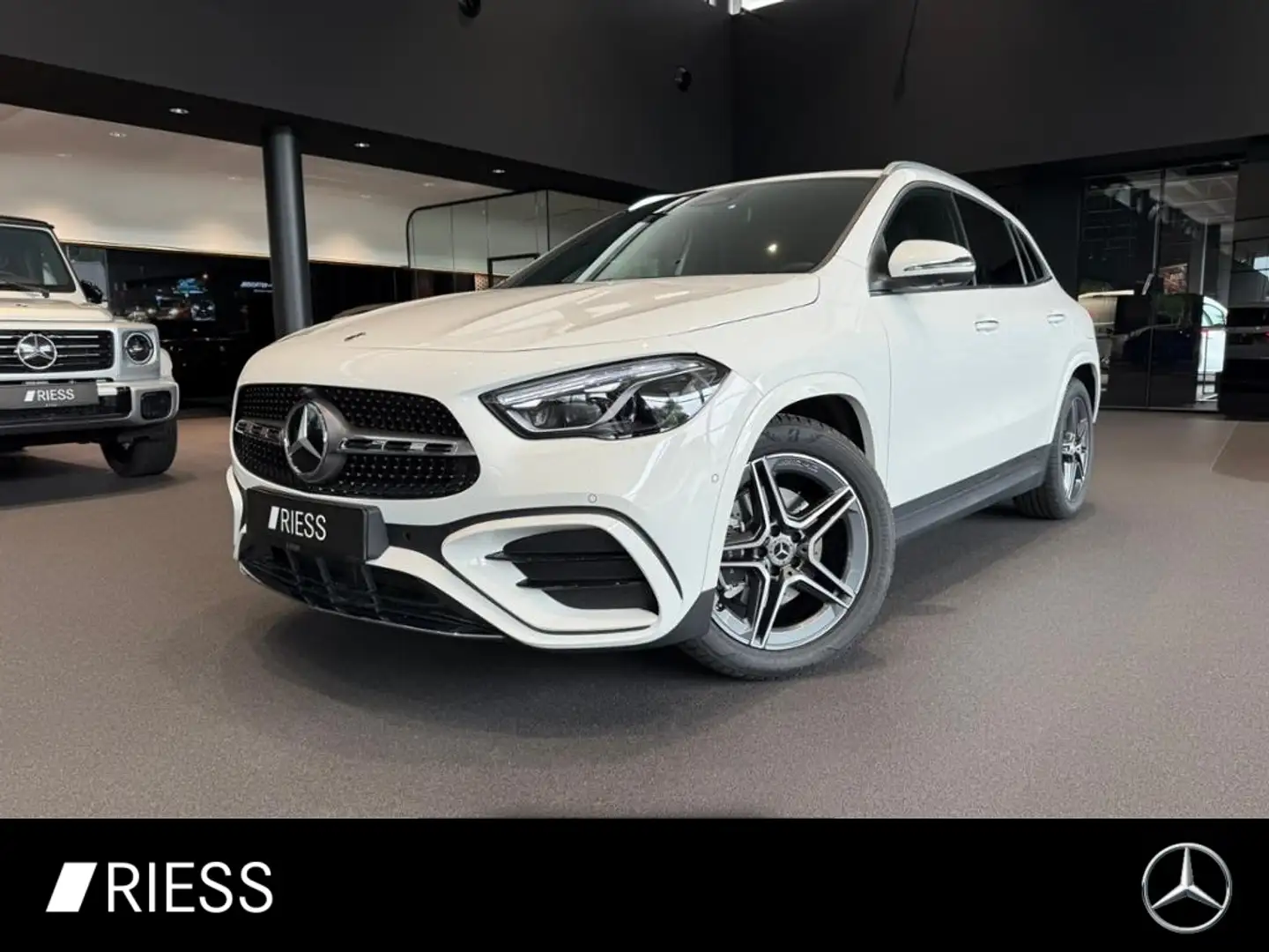 Mercedes-Benz GLA 220 d 4M AMG+AHK+DISTRONIC+MULTIB+KEYL+360°+ Weiß - 1