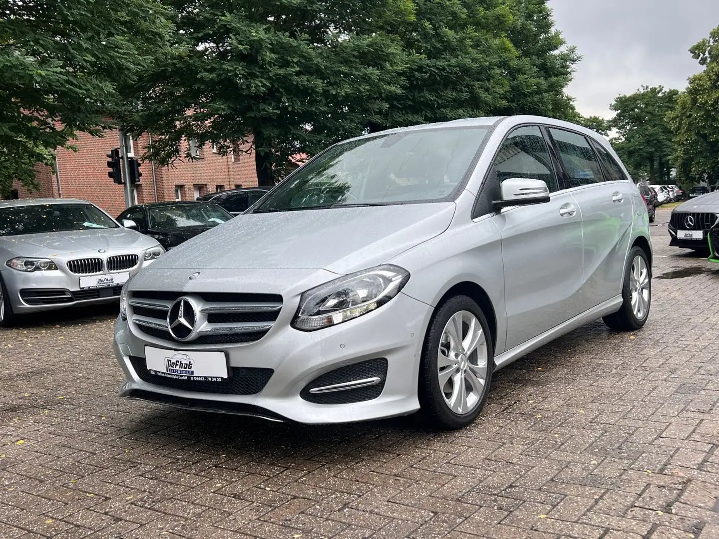 Mercedes-Benz B 220 B -Klasse B 220 4Matic Automatik / 1.Hand Plateado - 2