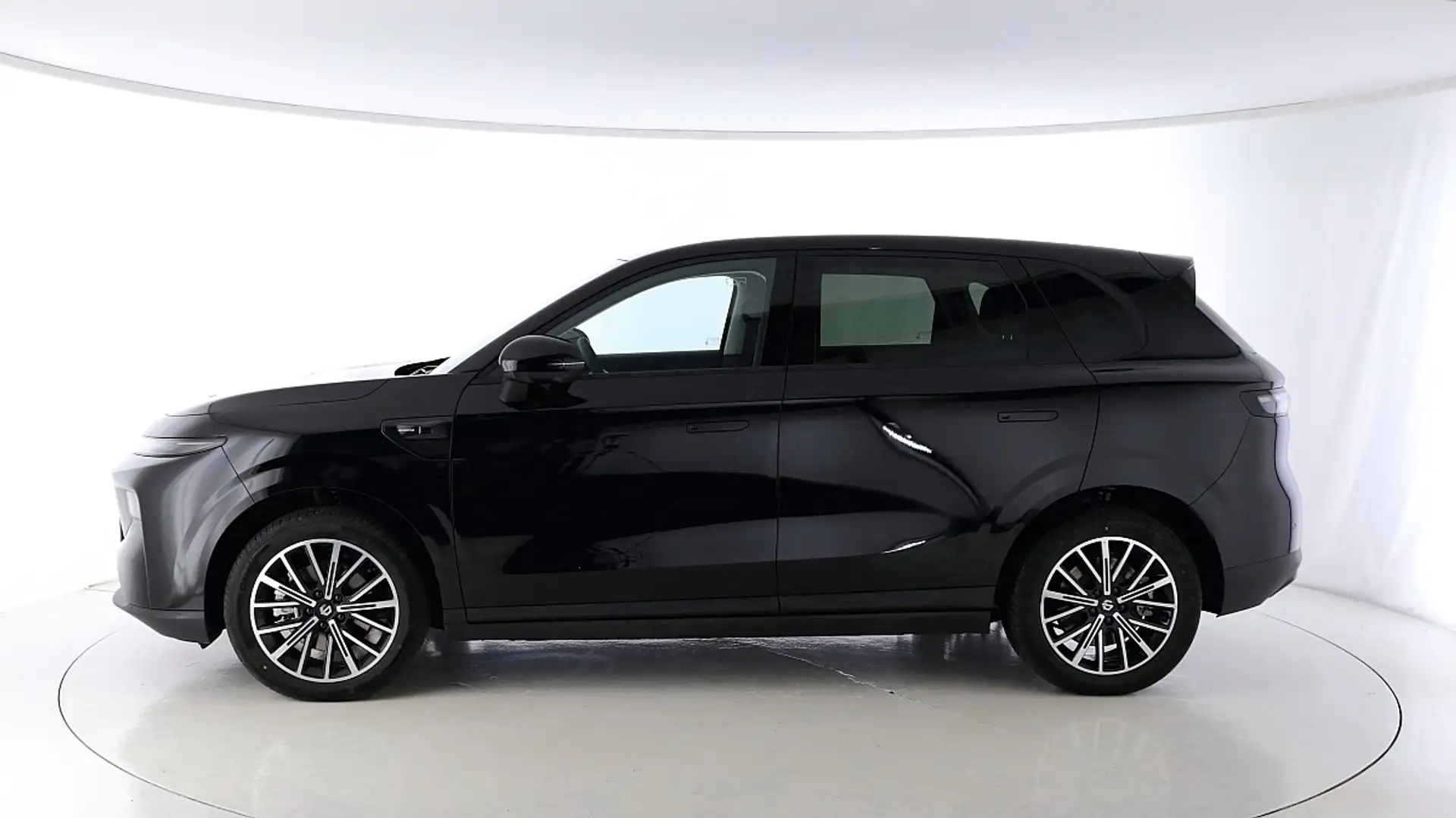 Leapmotor B10 67,1Wh Design Pro Max Schwarz - 2