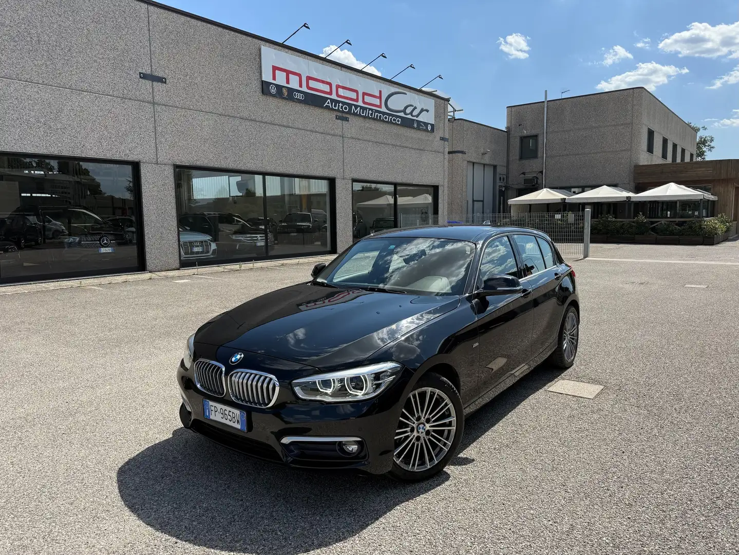 BMW 116 Urban 5p auto , ottime condizioni , Neopatentati Nero - 1