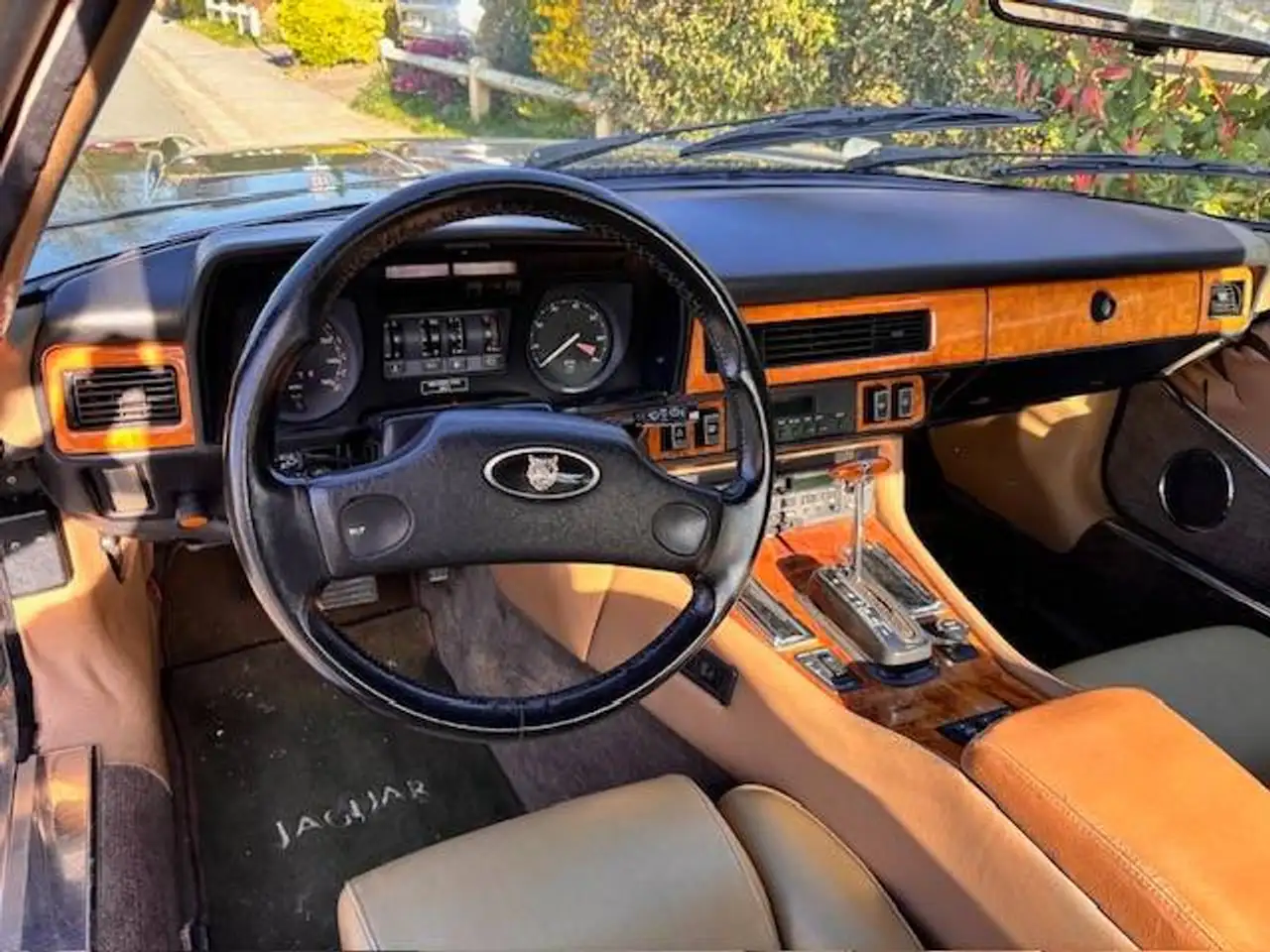 Jaguar XJSC V12, foto 2