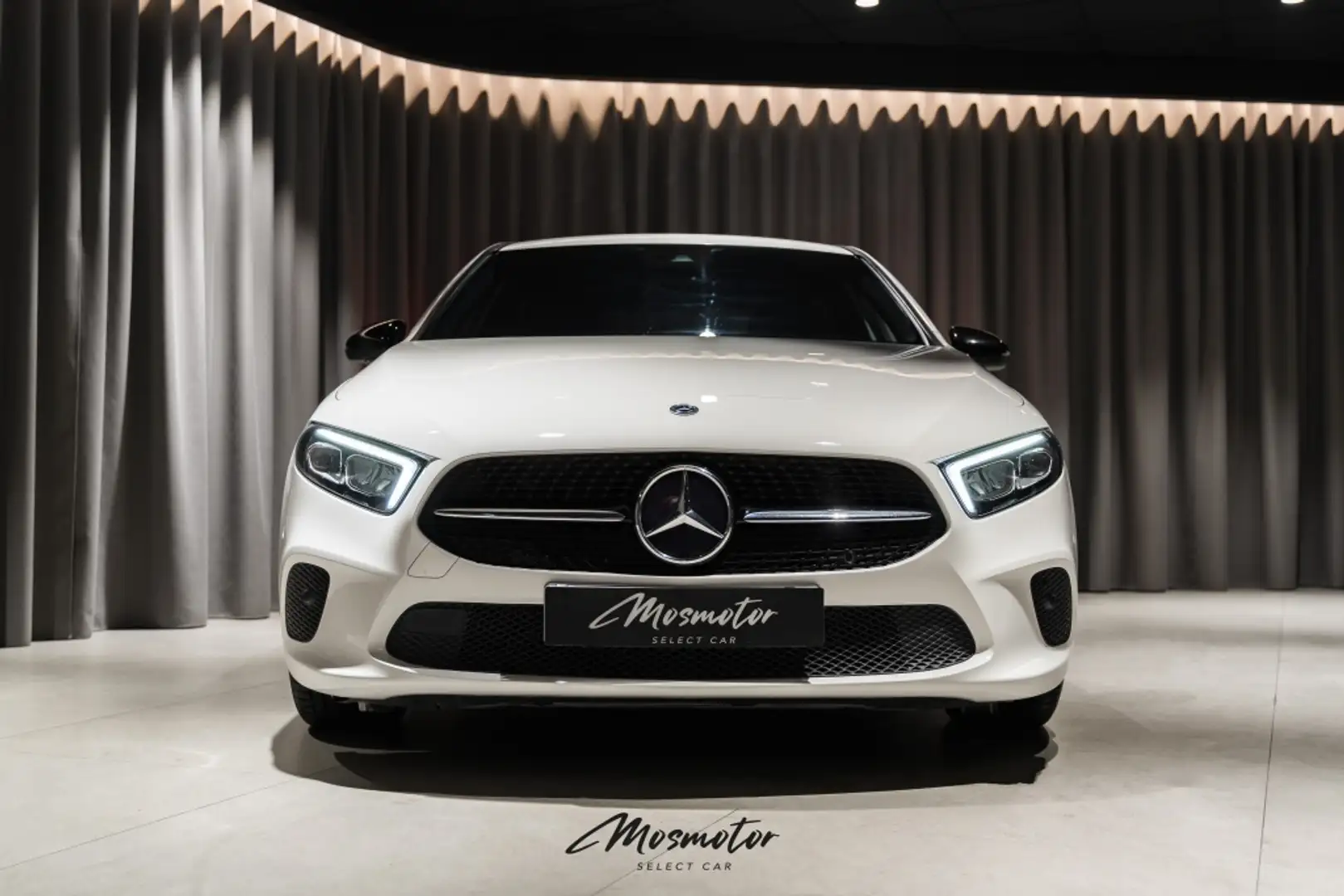 Mercedes-Benz A 180 Sedán Progressive Line Advanced 7G-DCT - 2
