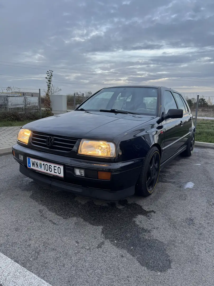 Volkswagen Golf GTI VR6 - 1