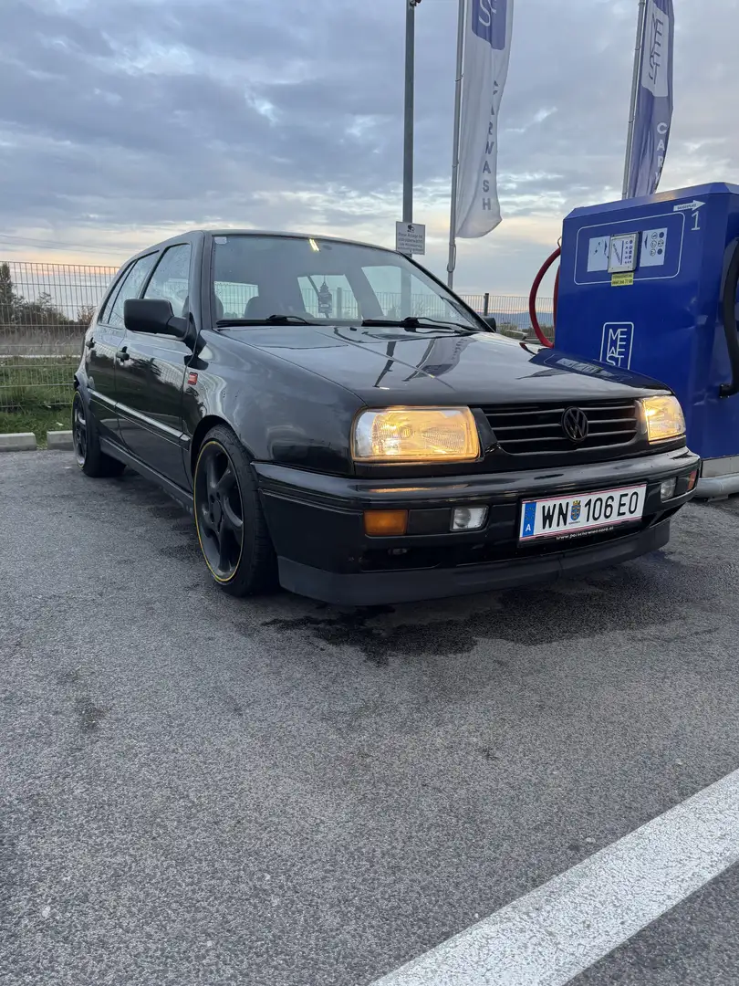 Volkswagen Golf GTI VR6 - 2